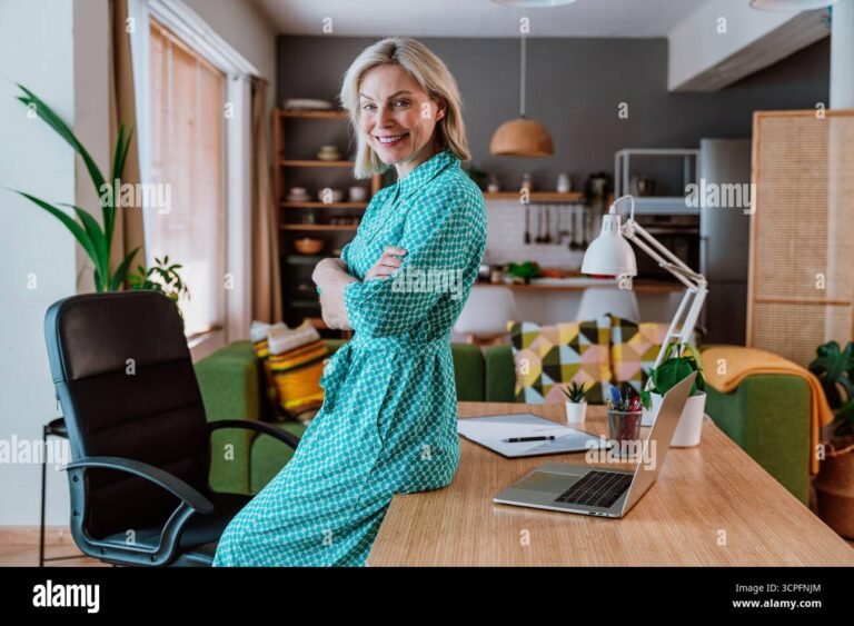 aide a domicile souriante avec planning flexible