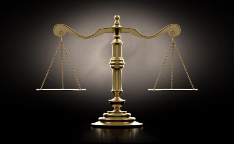 balance de justice avec dettes personnelles visibles