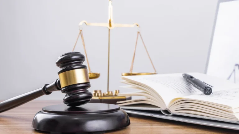 balance de justice et code du travail ouvert