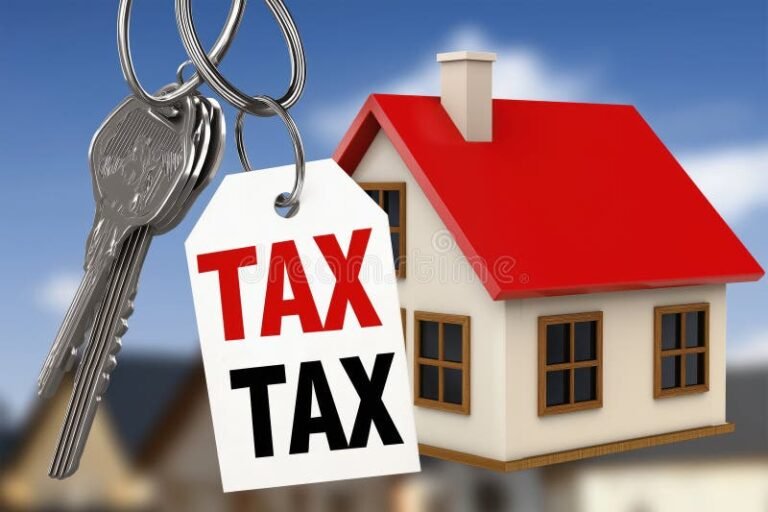 cle dappartement avec etiquettes fiscales colorees