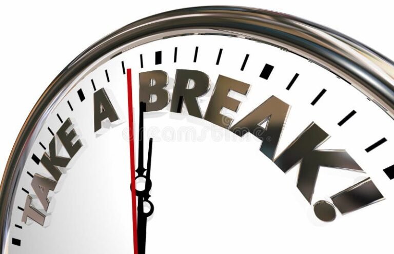 entreprise en pause avec horloge symbolique