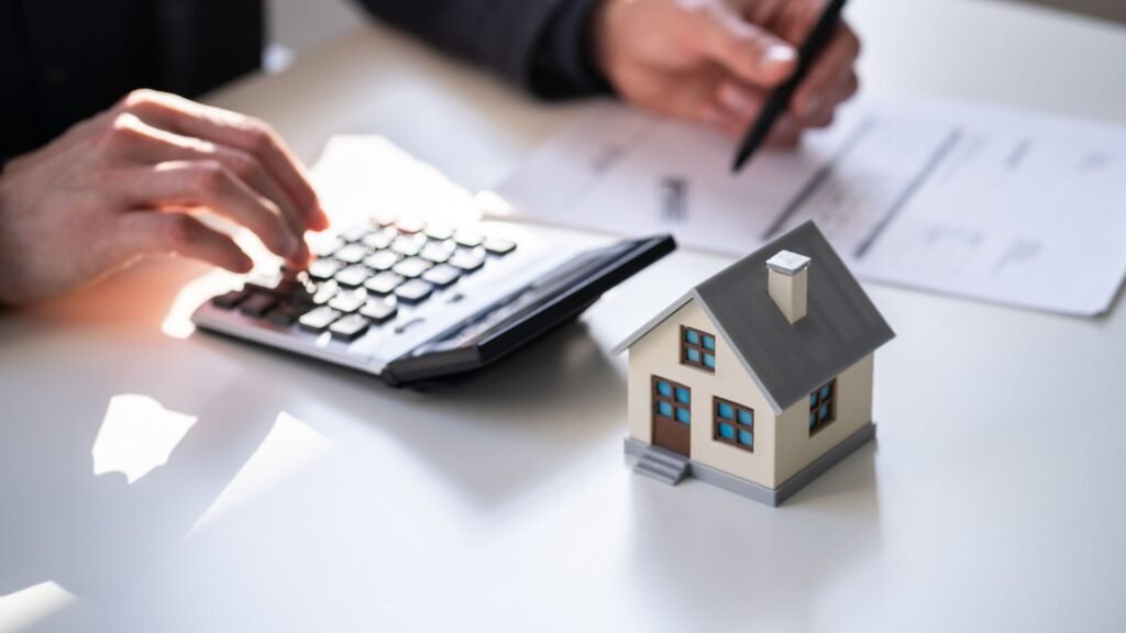 local commercial avec documents et calculatrice