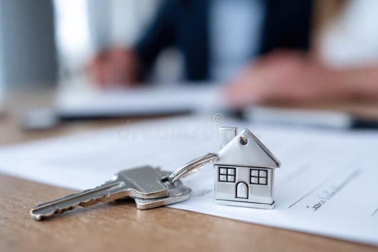 Qu'est-ce que le crédit-bail immobilier pour un particulier 2 maison moderne avec cle et contrat flou