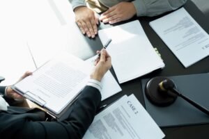 personne determinee preparant une defense juridique