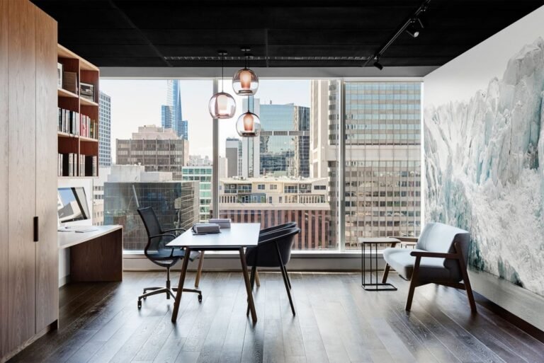 petit bureau moderne avec lumiere naturelle